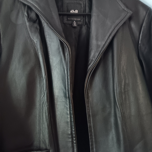 JLC New York Outerwear leather jacket. Great condition. Slimming fit. Looks 😍 - Picture 7 of 11
